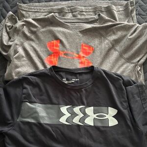 Under Armour Men's Gray and Black Tees with Red Accents